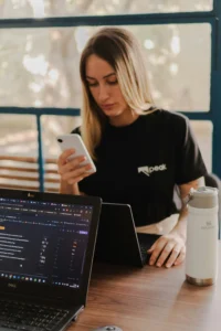 rodrigo rodrigues wolf r t ceet8dwi8vu unsplash